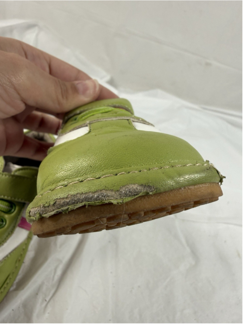 Hide & Squeak Toddler Girl's Green Strapped Shoes Sz 9/25 - Picture 14 of 15